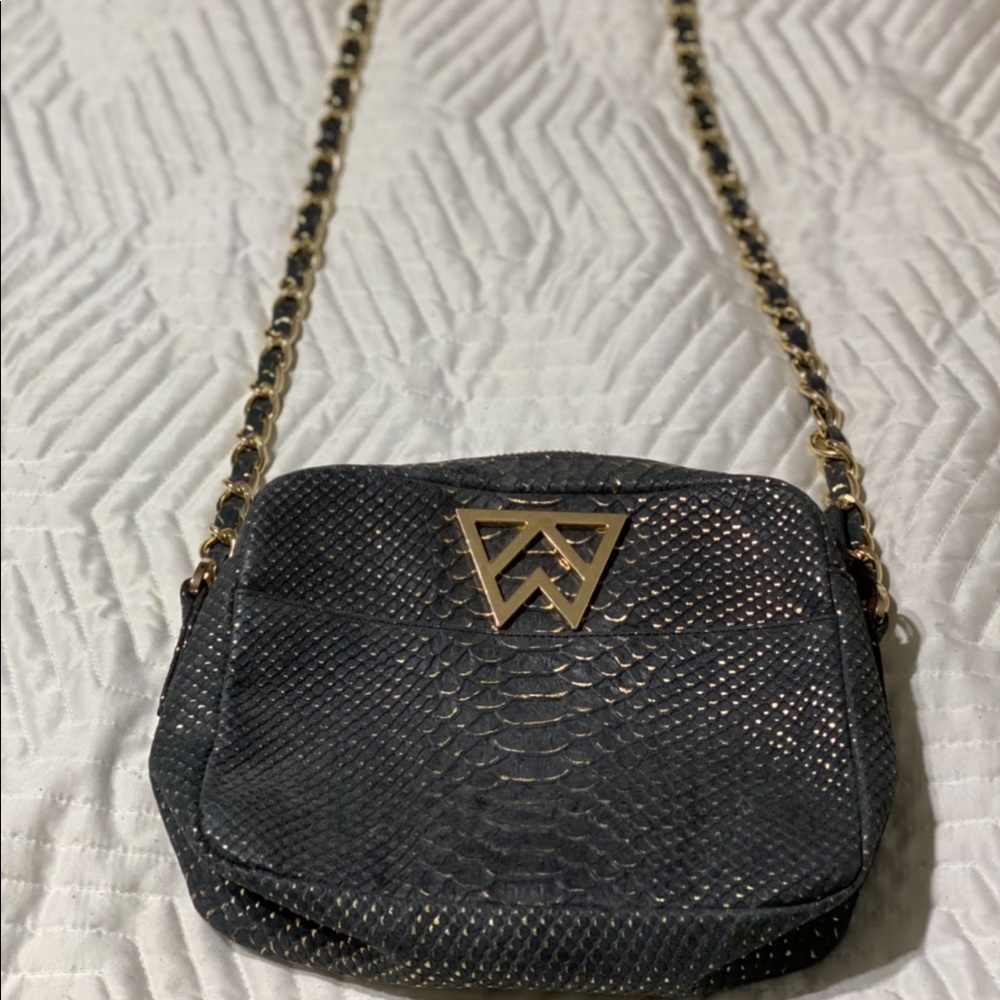 Kelly Wyyne Snakeskin crossbody!